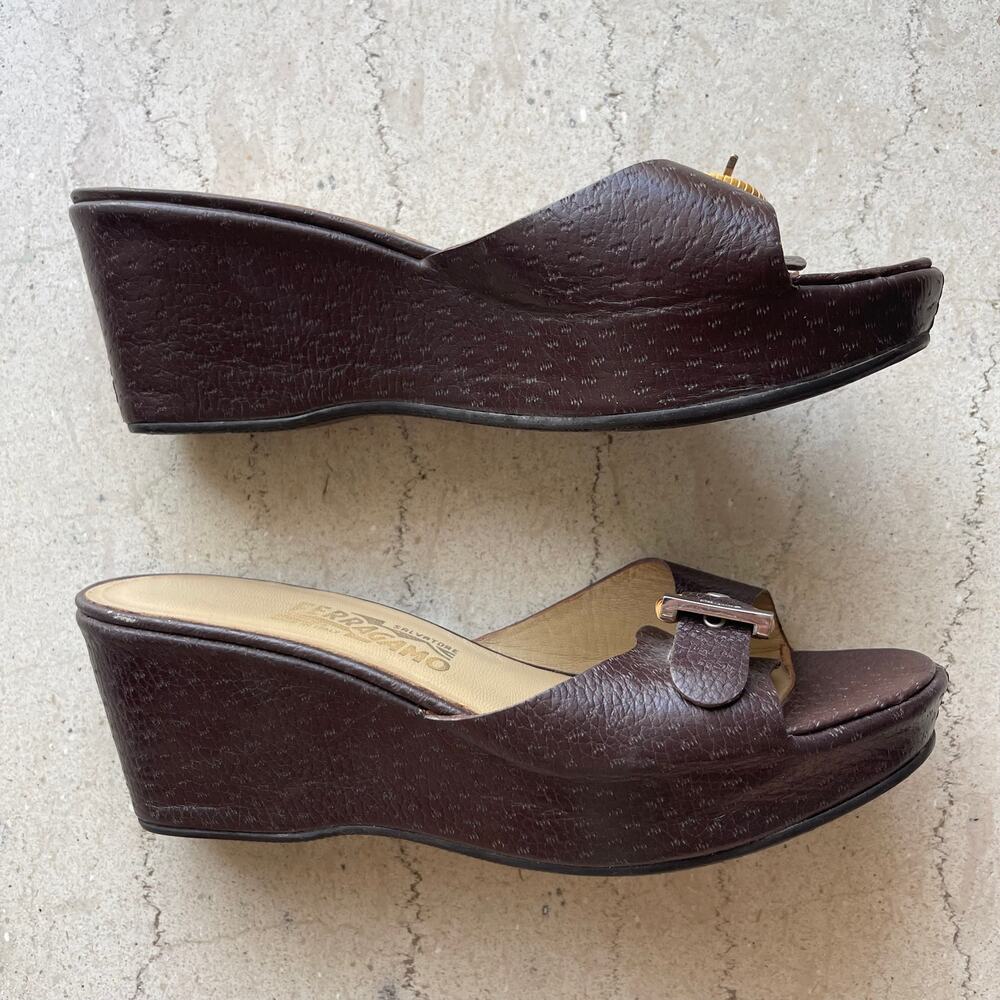 Salvatore Ferragamo Vintage Brown Leather Buckle Wedges Sandals Women's Size 8.5 - Picture 7 of 16